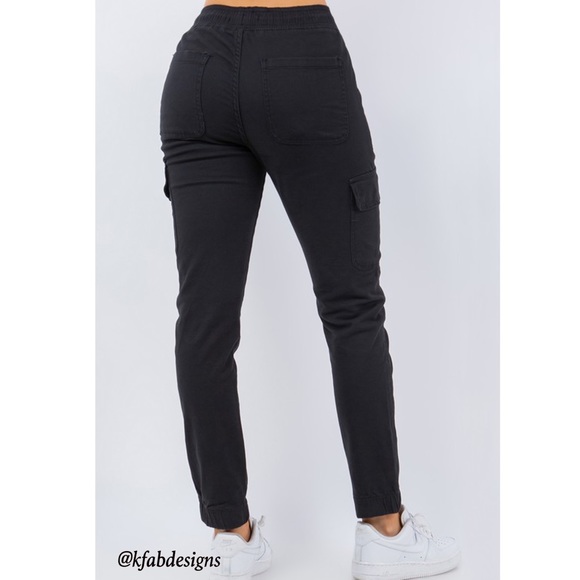 LAST 2! Baggy Black cargo pants with button closure and drawstring tie! - Picture 5 of 6